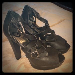 Guess Black Pumps - Size 6.5